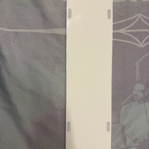 Apple Magic Keyboard with Numeric Keypad (A1843) — Silver Aluminum - Picture 6 of 8